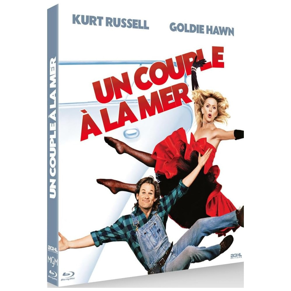 UN COUPLE A LA MER
